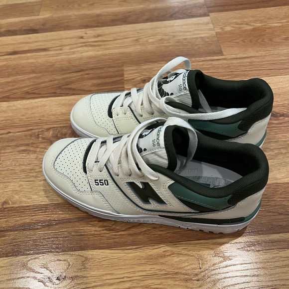 New Balance 550 - Picture 10 of 14